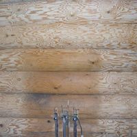 Holz Sandstrahlen mit Glasperlenstrahlmittel